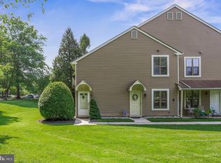 206 Derry Hill Ct #B, Mount Laurel, NJ 08054