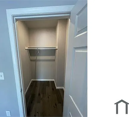 2815 E Madison St — Photo 5