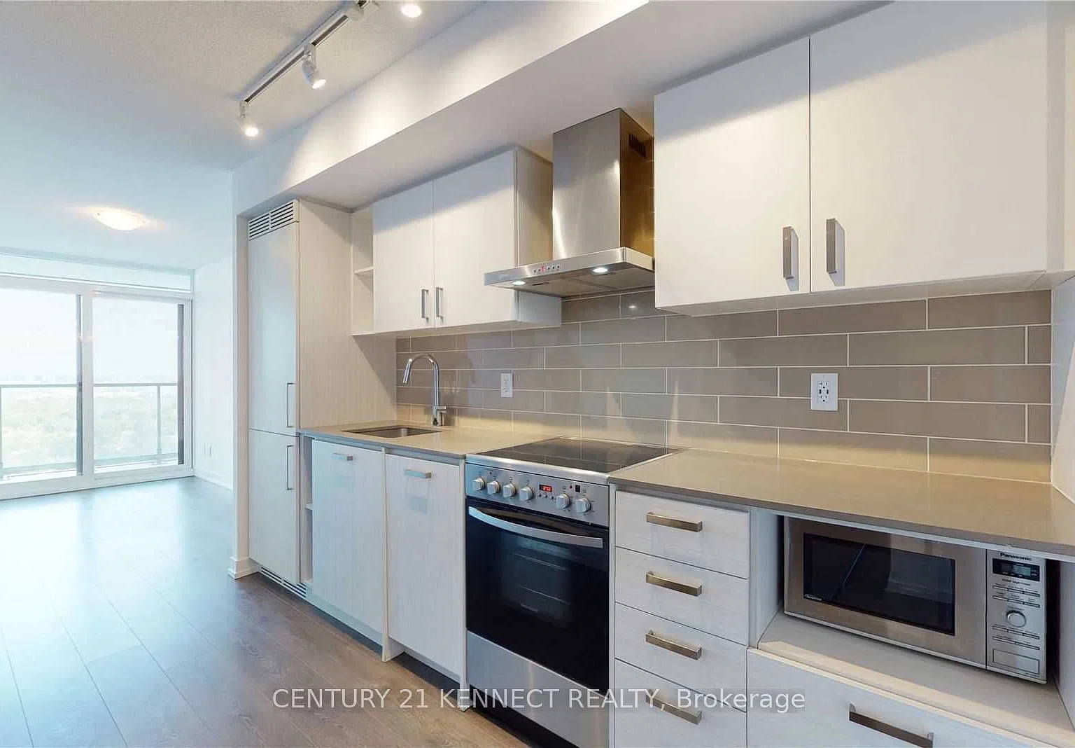 The Eglinton — Photo 4