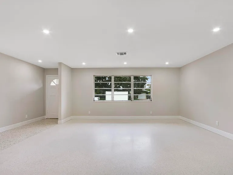 732 Pelican Way — Photo 5