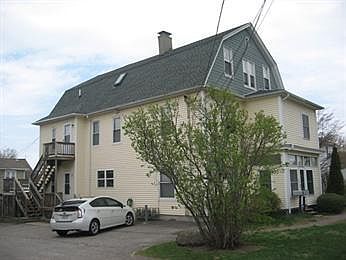 2nd image of 22 Sherburne Ave APT 1