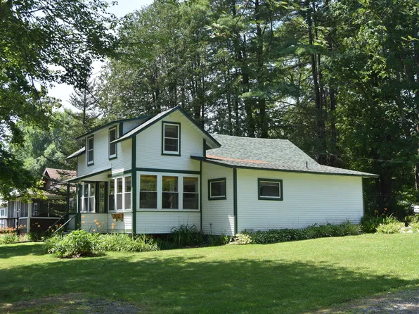 123 Lakeshore Dr, Willsboro, NY 12996