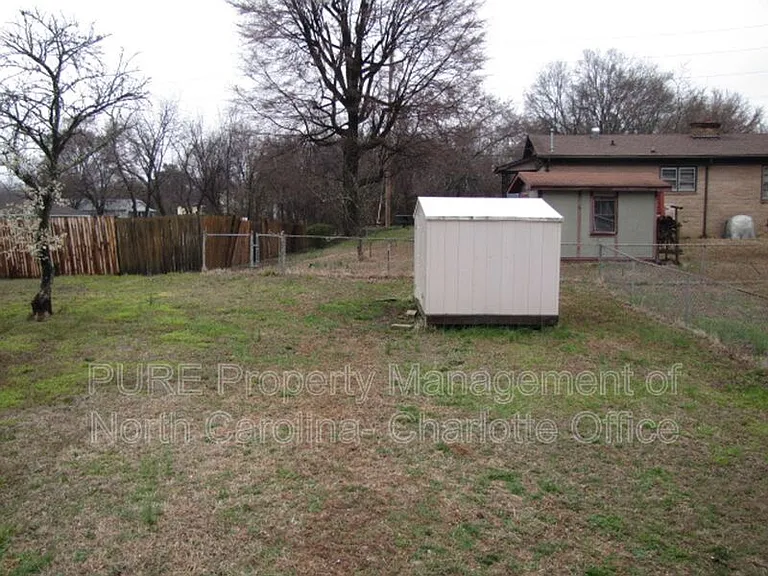 680 Tulsa Ct NW — Photo 8