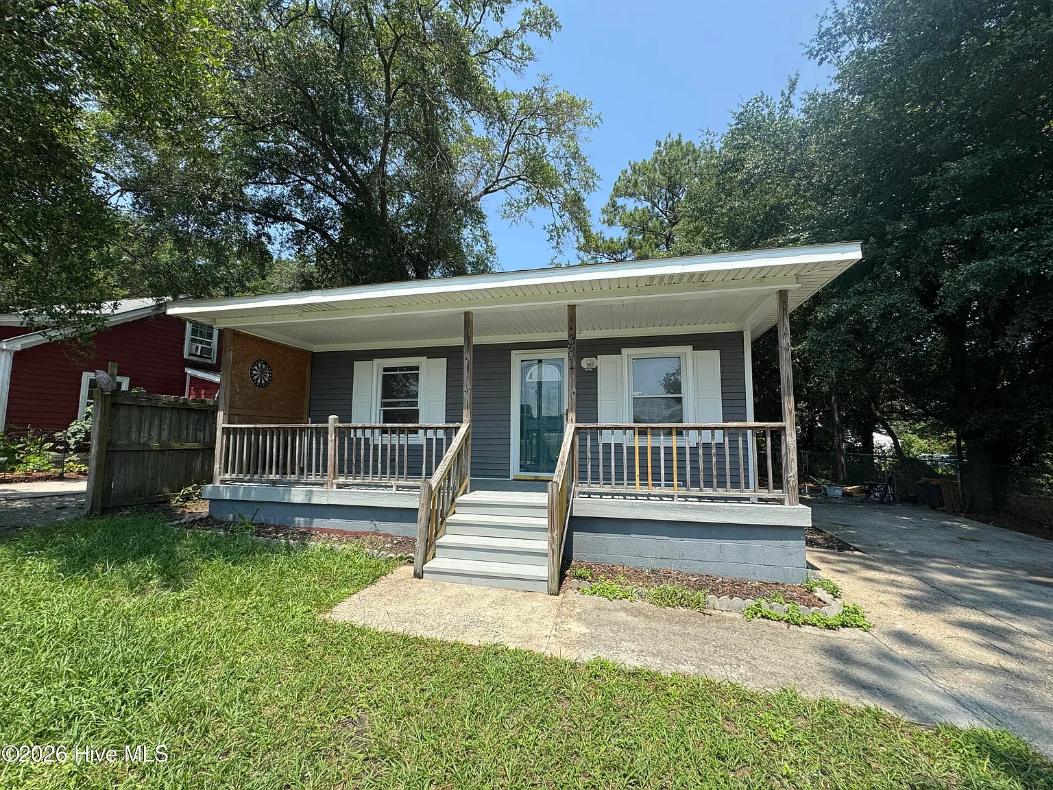 3 bed, 2.0 bath, 1150 sqft, $2,095 — Photo 1