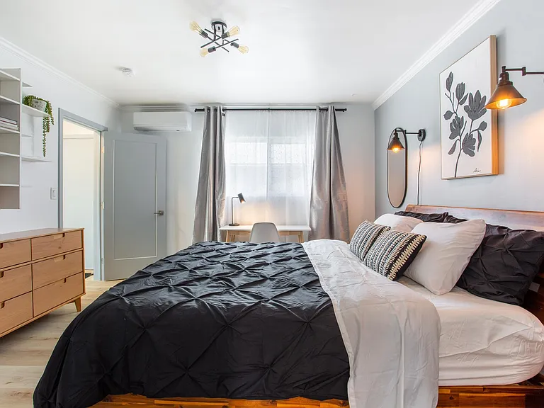 2617 W Norwood Pl — Photo 11