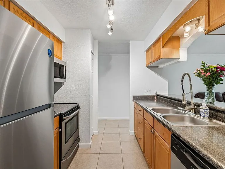 10100 Sailwinds Blvd N #202 — Photo 16