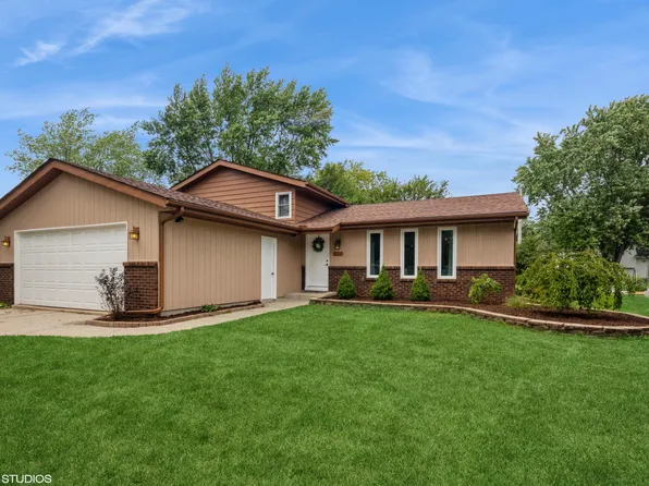 2128 W 96th Pl, Crown Point, IN 46307