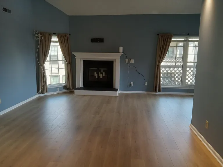 415 Harbour Point #304 — Photo 3