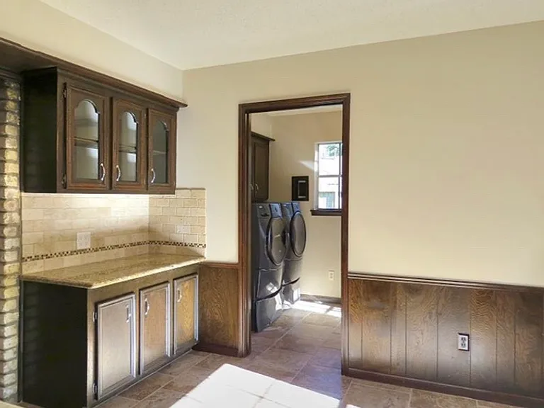 711 Enchanted Trail Dr — Photo 23