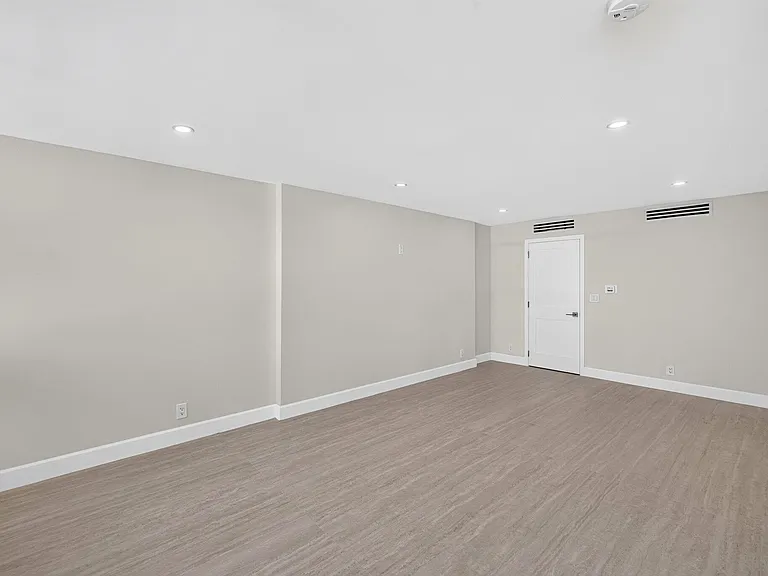 209 N Fort Lauderdale Beach Blvd #8A — Photo 37