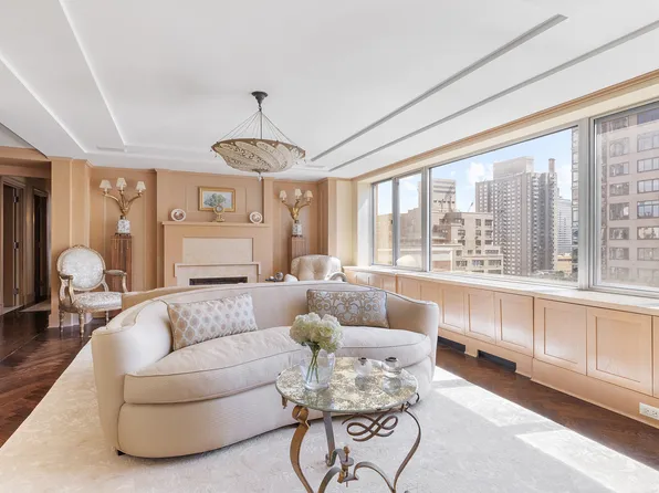 360 East 72nd Street image 3 of 19