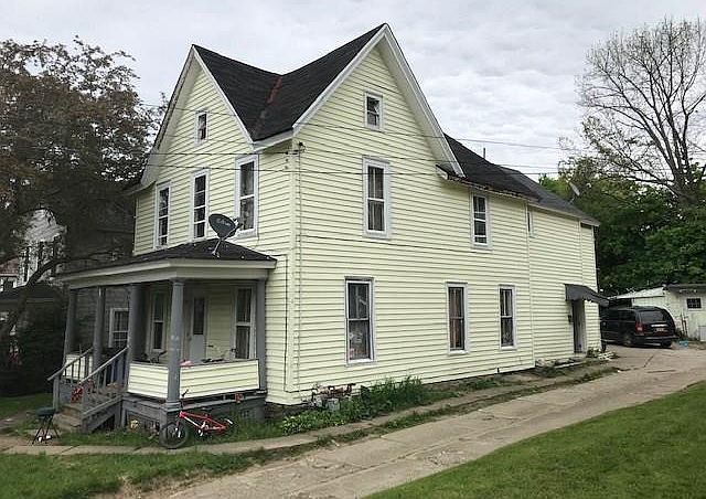 2nd image of 225 Prospect St
