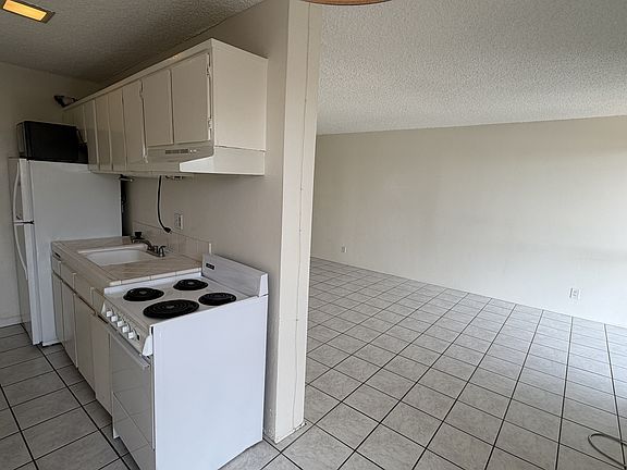 5th image of 3056 Rue Dorleans #374