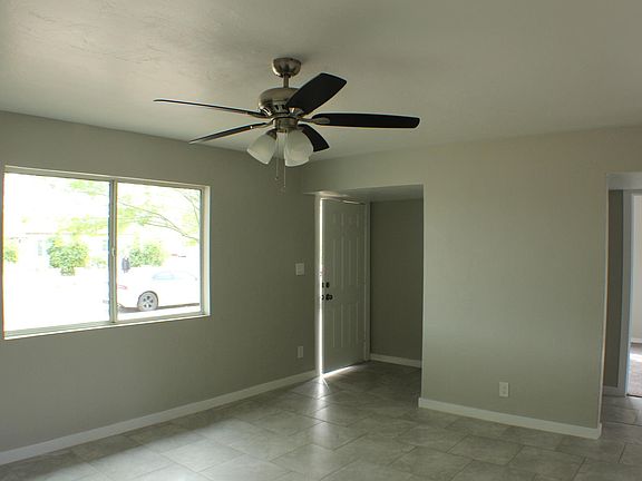 5th image of 2934 W Diana Ave