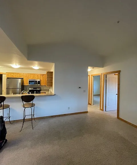 530 Redcliff Cir — Photo 6