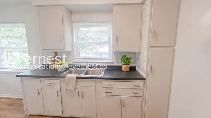3 bed, 1.0 bath, 1105 sqft, $1,450 — Photo 3