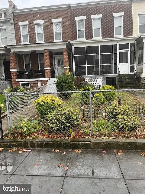 613 K St NE photo 1