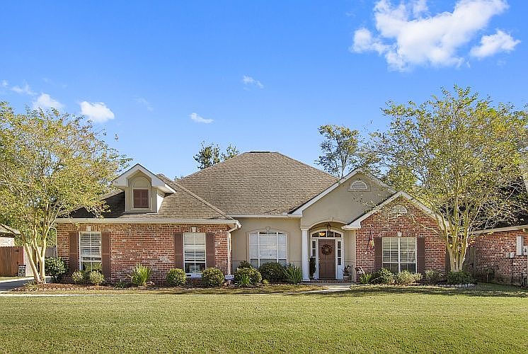1st image of 306 Riverwood Dr