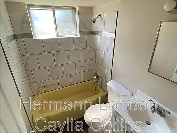 3rd image of 1209 Chambers Rd #C