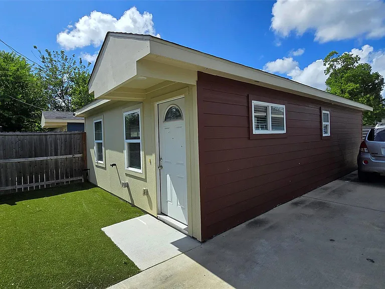 3733 Seabrook St — Photo 9