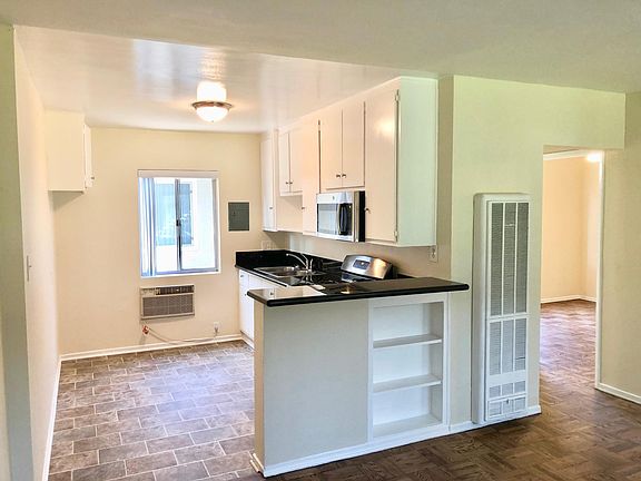 5th image of 627 S Wabash Ave APT 2