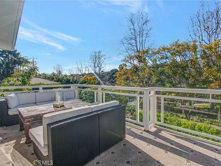 255 Emerald Bay — Photo 10