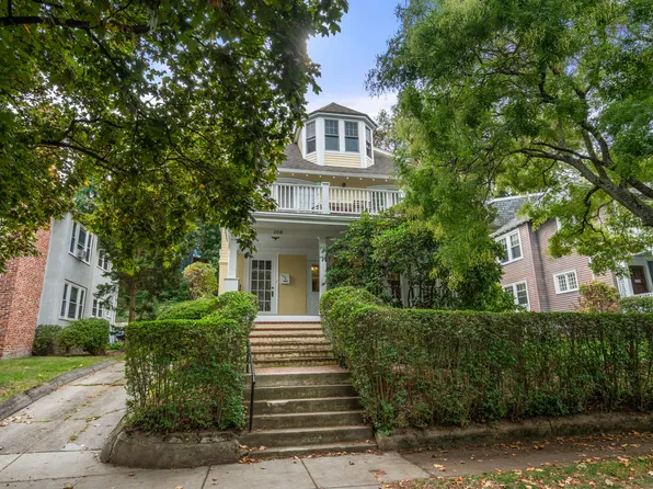 108 Columbia St #1, Brookline, MA 02446