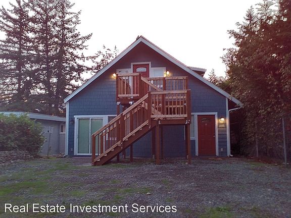 4th image of 11015 Kendrick St SW #B