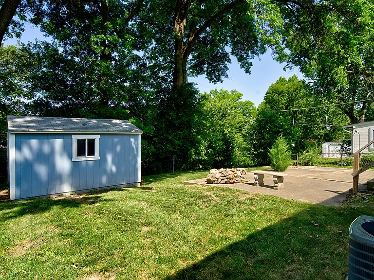 6604 N Campbell St — Photo 13
