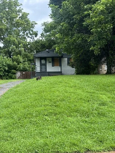2 bed, 1.0 bath, $1,400 — Photo 1