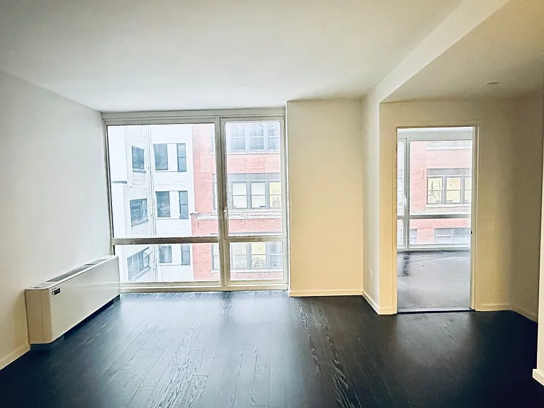 235 E 44th St #8E — Photo 7