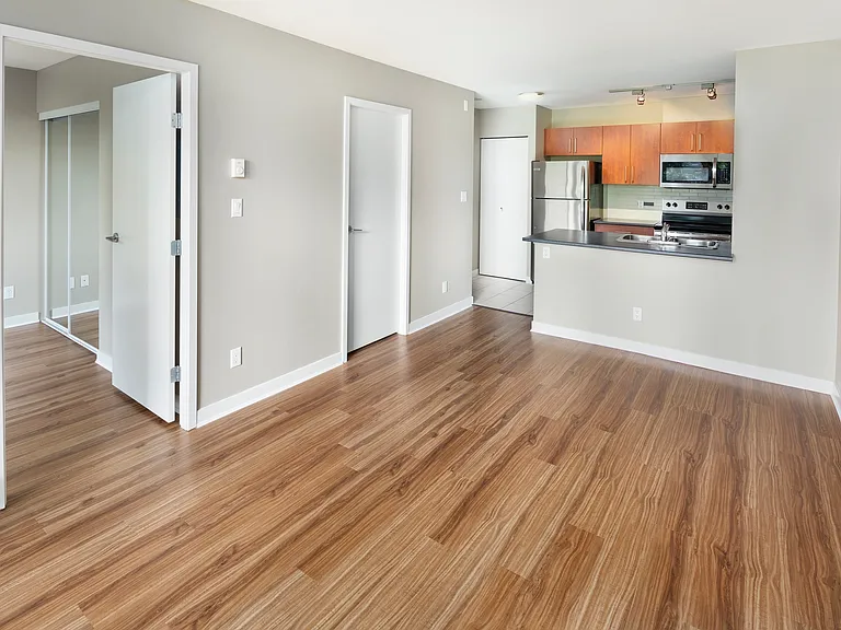 939 Beatty St — Photo 5