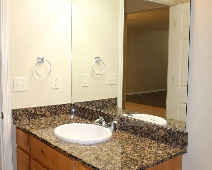 8410 Cottage Park Dr — Photo 9