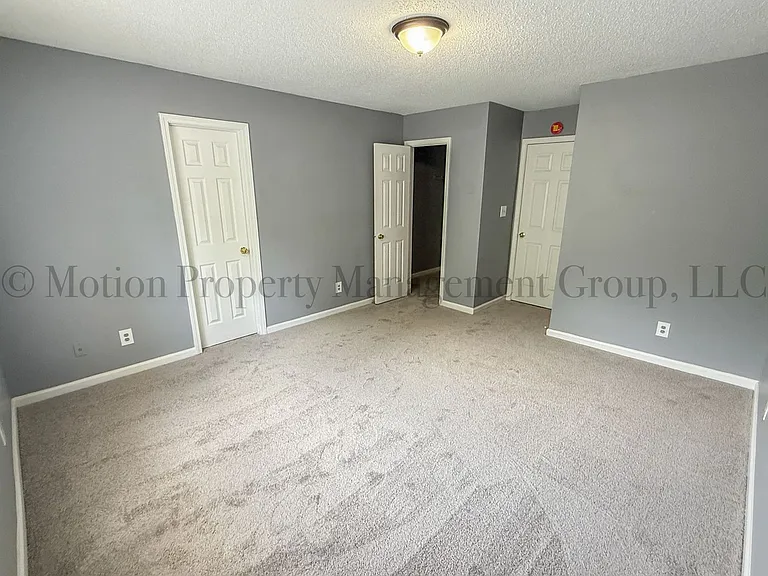 6710 Sunset Hills Blvd — Photo 9