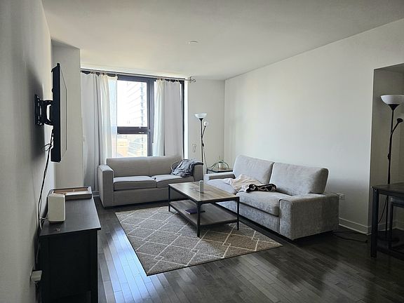 4th image of 1160 S Michigan Ave APT 1104
