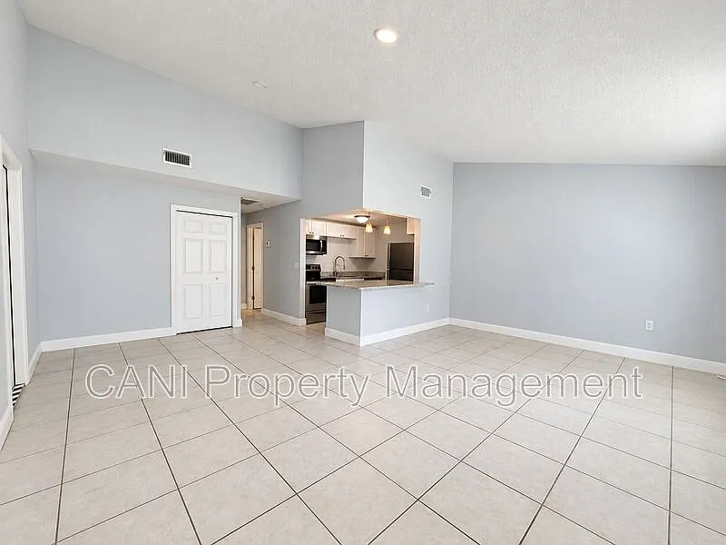 2 bed, 2.0 bath, 1046 sqft, $1,825 — Photo 3
