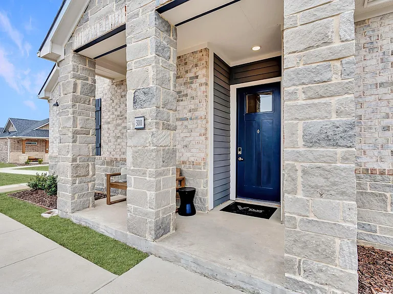 VLux Stoneridge — Photo 25