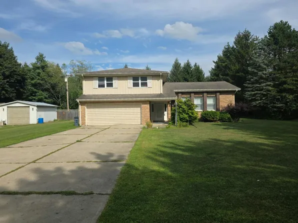 2949 Lorraine St, Marlette, MI 48453