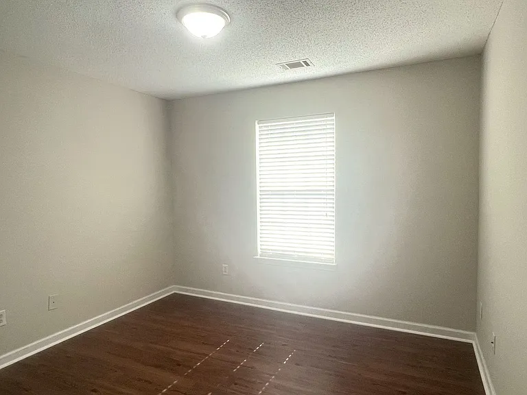 401 Timberwind Dr — Photo 35