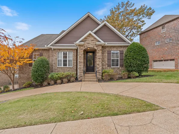 561 Summit Oaks Ct, Nashville, TN 37221