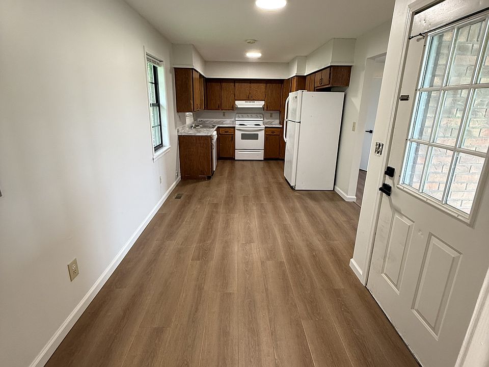 From Utility/1/2 bath looking to the kitchen