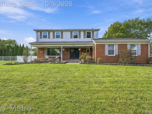 3863 Lawson Dr, Troy, MI 48084