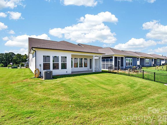 4th image of 1306 Idyllic Ln