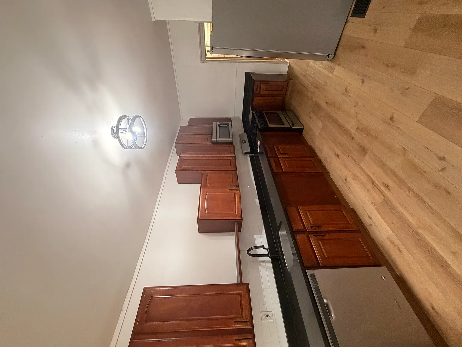 3 bed, 1056 sqft, $1,395 — Photo 1