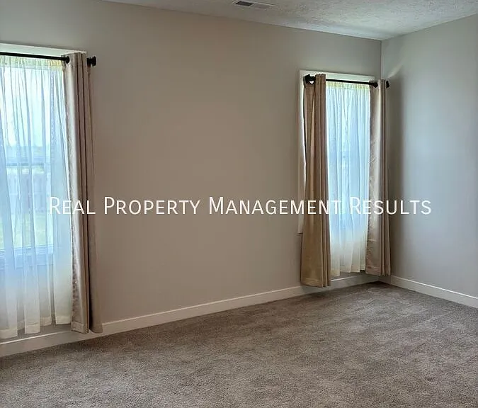 4814 Alaina Dr — Photo 12