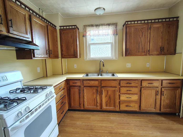 85 Main St #1 — Photo 10
