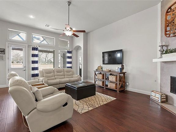 4th image of 1412 Big Creek Dr