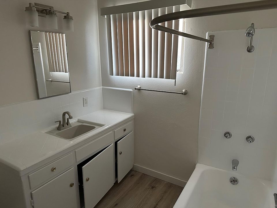 1st image of 850 N Acacia St #8