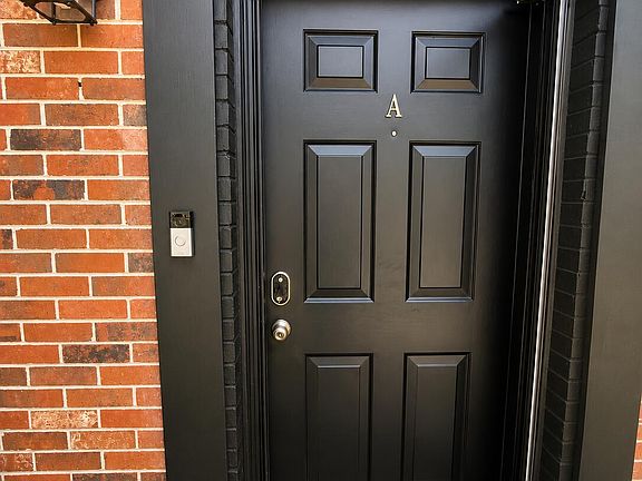 3rd image of 415 Parkdale Dr APT 14A
