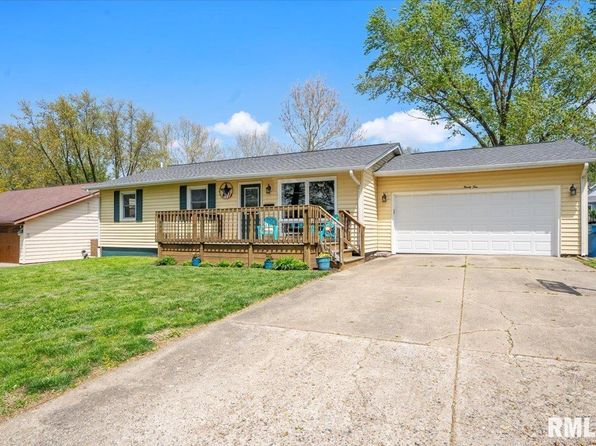 94 Downing Dr, Chatham, IL 62629
